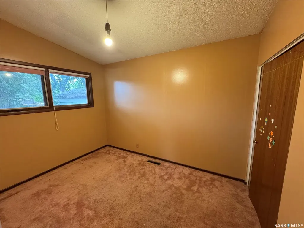 545 5th Street N Weyburn SK S4H 0Z9