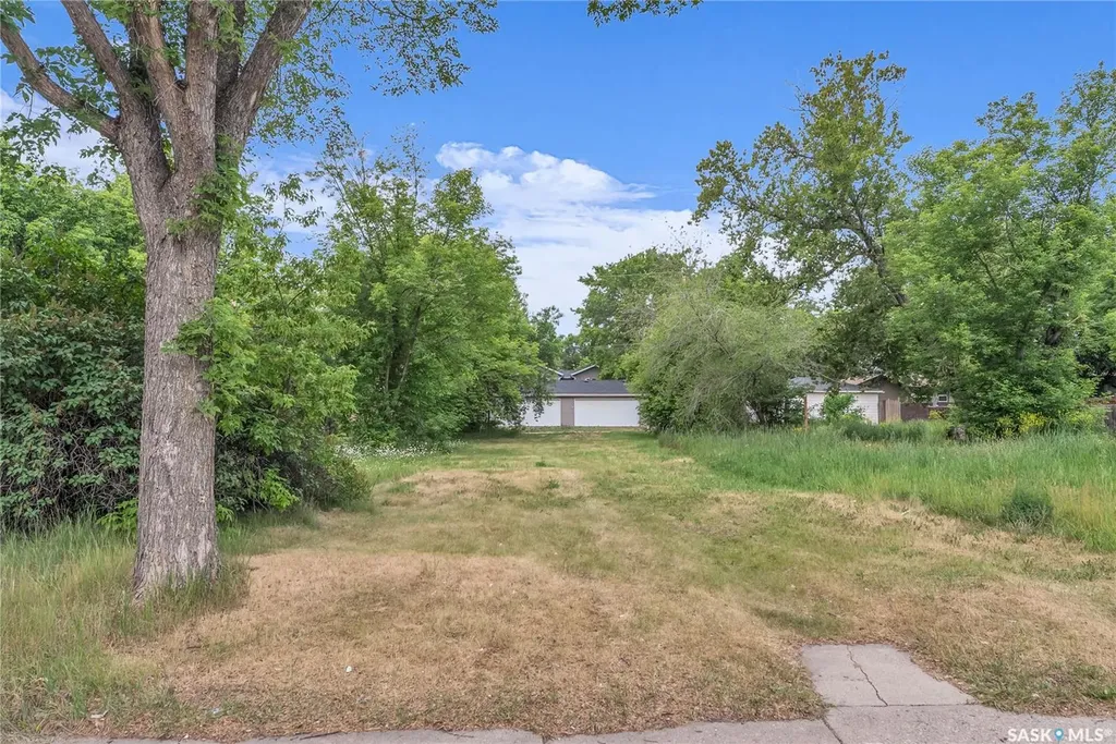 431 R Avenue S Saskatoon SK S7M 2Z4