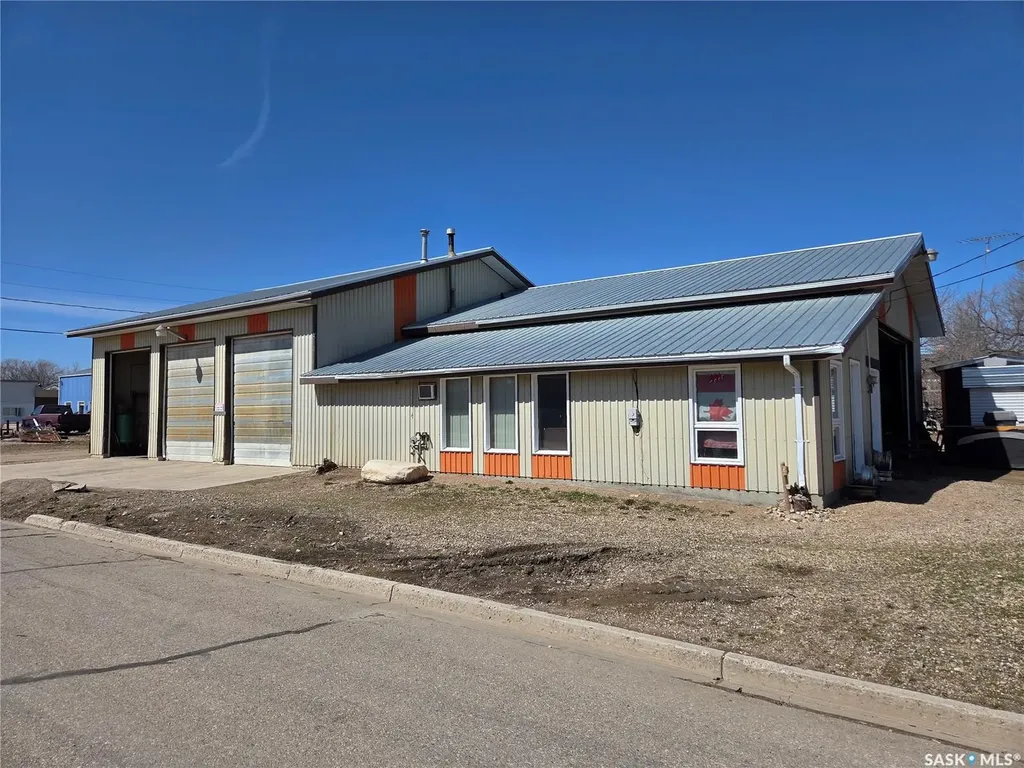 124 1st Street Alida SK S0C 0B0