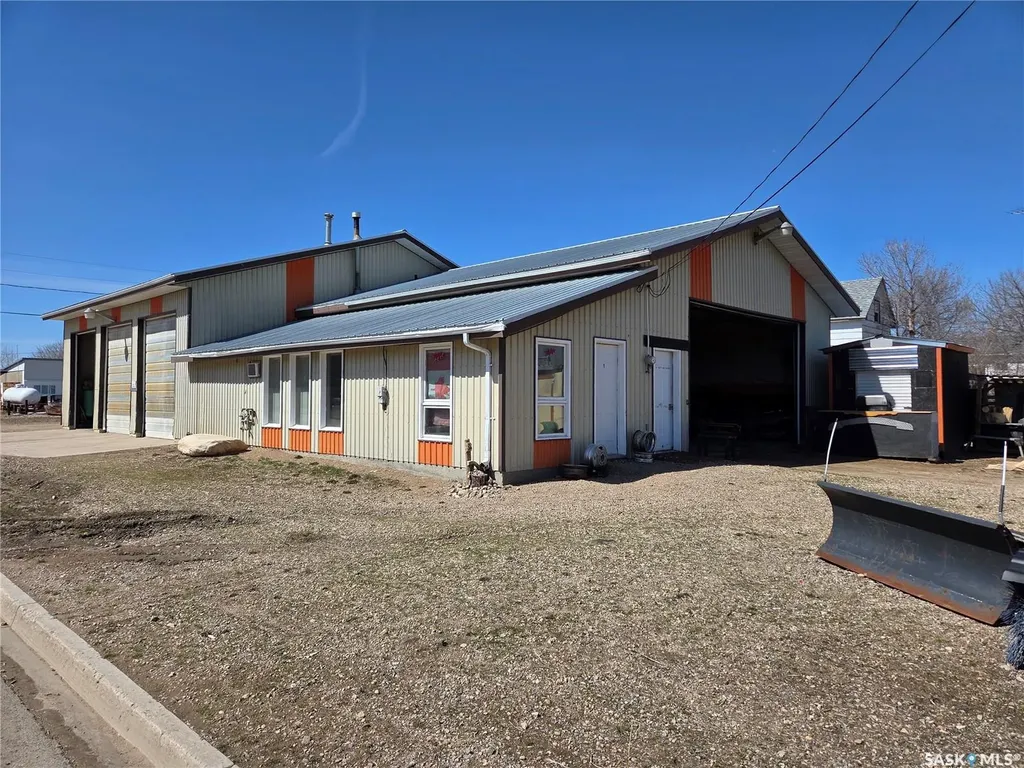 124 1st Street Alida SK S0C 0B0
