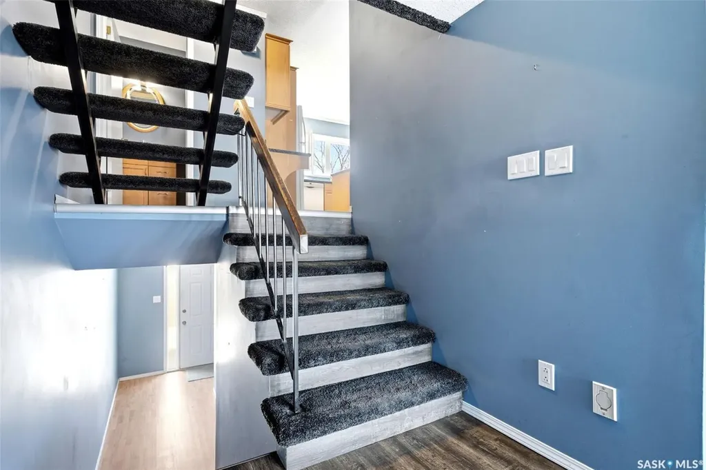 104 Lockwood Road Regina SK S4S 3G2