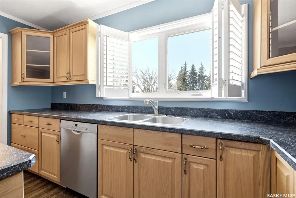 104 Lockwood Road Regina SK S4S 3G2