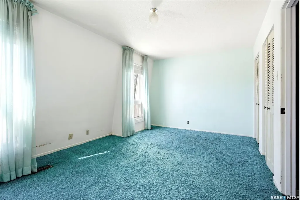 104 Lockwood Road Regina SK S4S 3G2