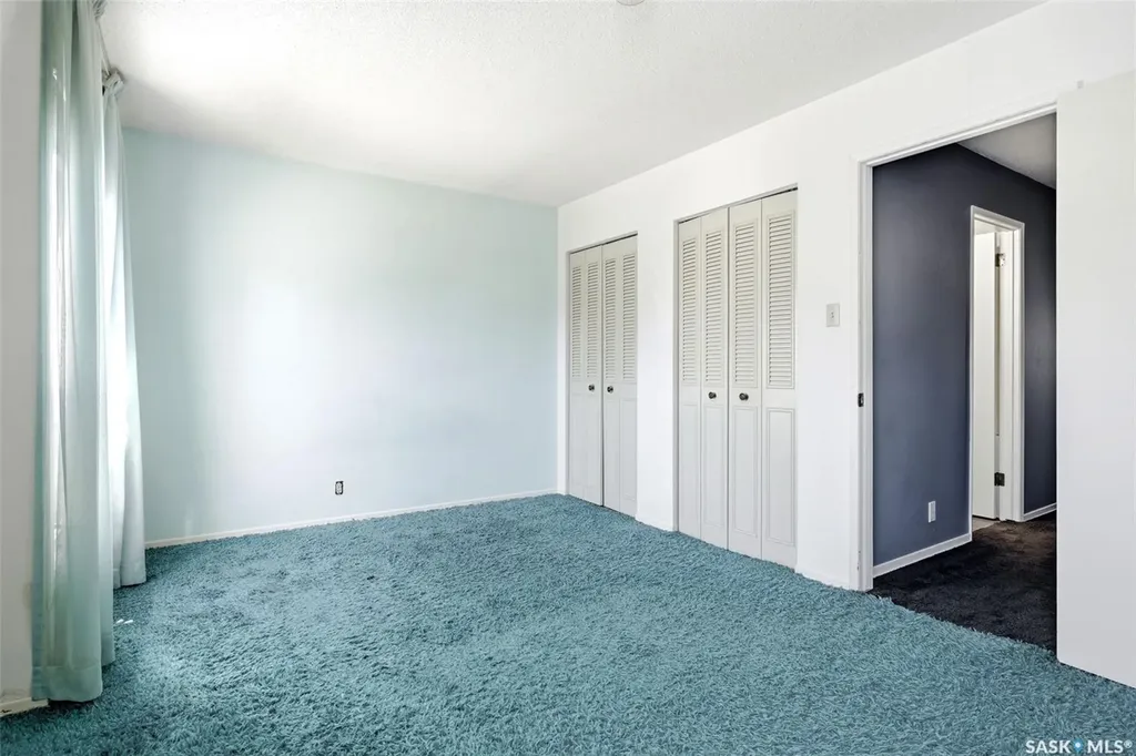104 Lockwood Road Regina SK S4S 3G2