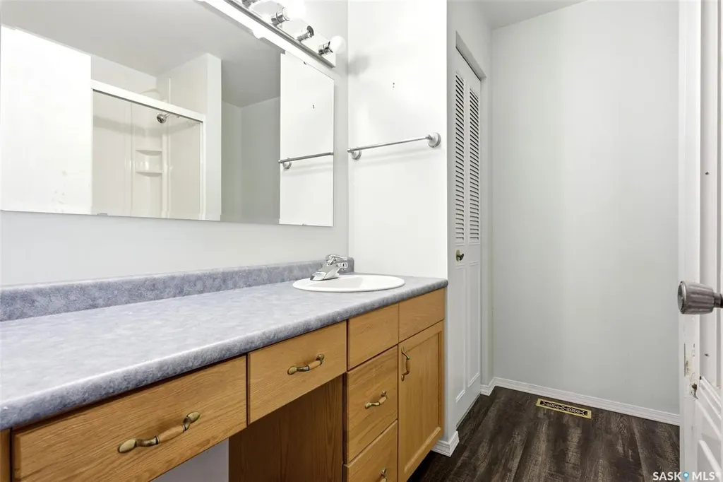 104 Lockwood Road Regina SK S4S 3G2