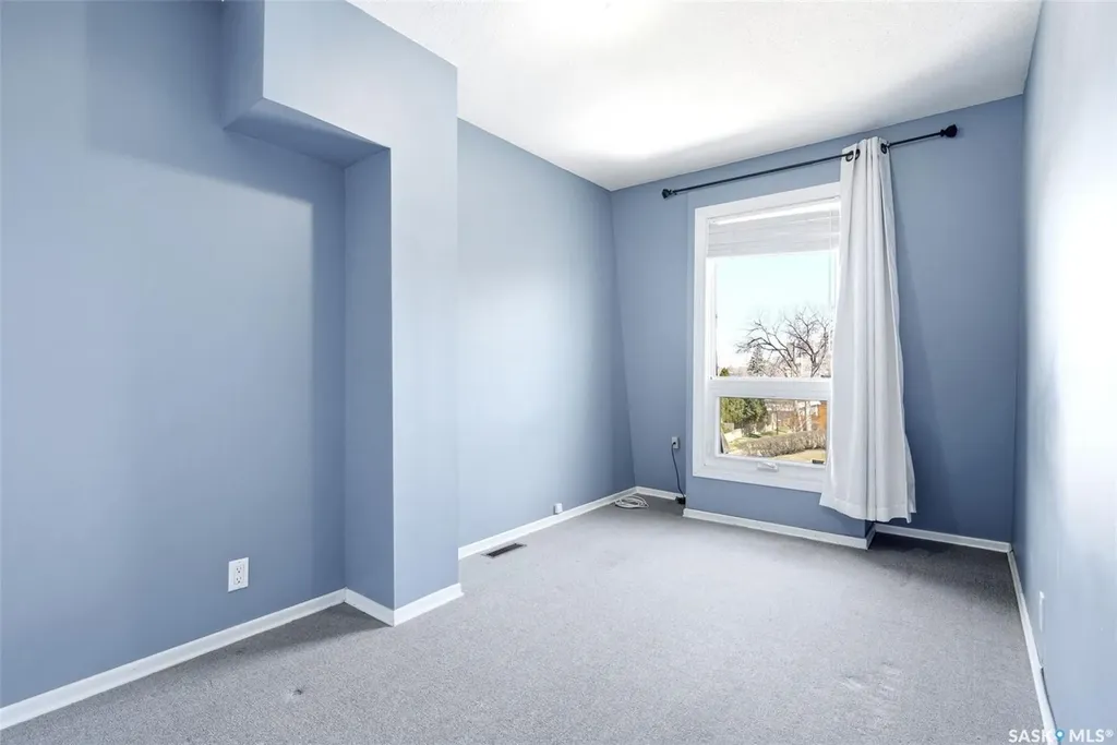 104 Lockwood Road Regina SK S4S 3G2