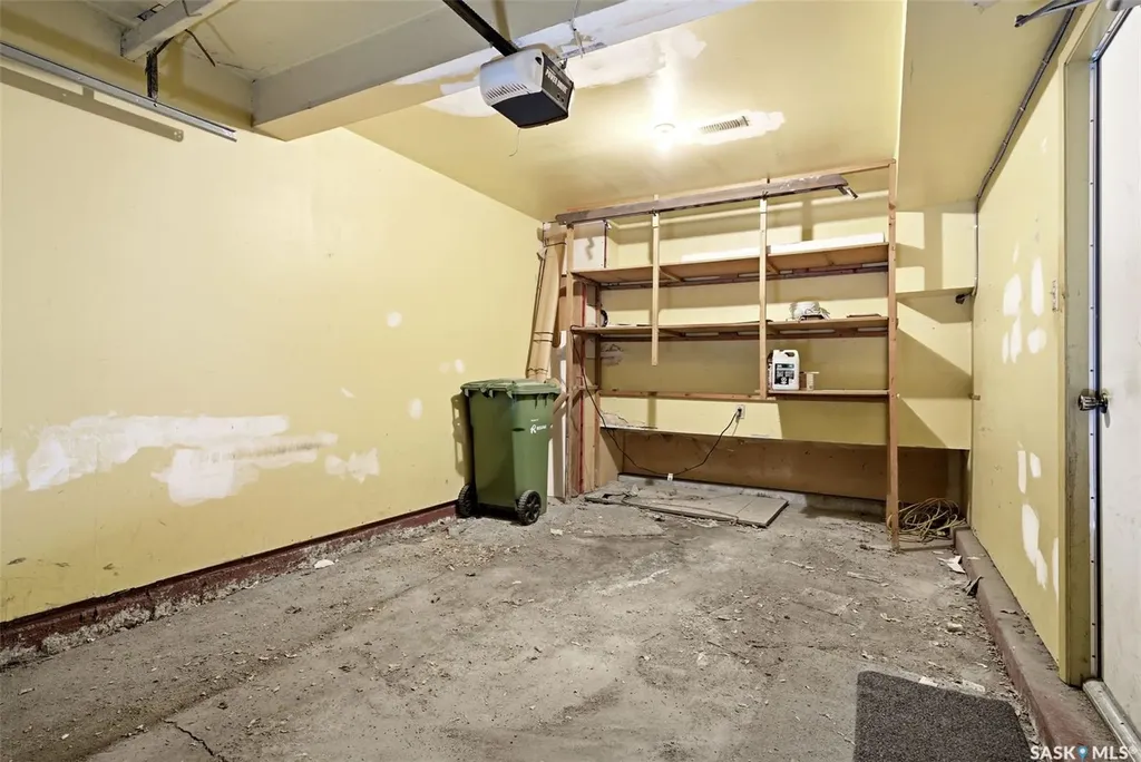 104 Lockwood Road Regina SK S4S 3G2