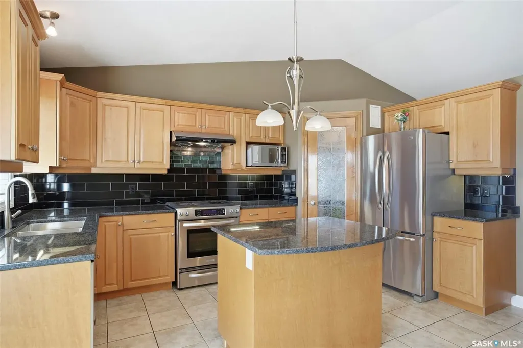 511 Greaves Lane Saskatoon SK S7W 1A9
