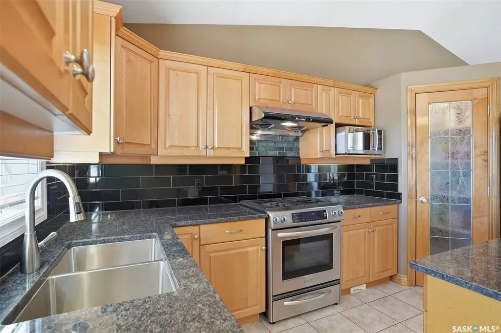 511 Greaves Lane Saskatoon SK S7W 1A9