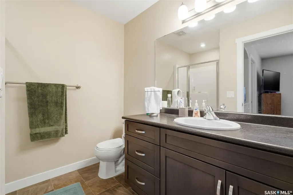 556 Pringle Crescent Saskatoon SK S7T 1C9