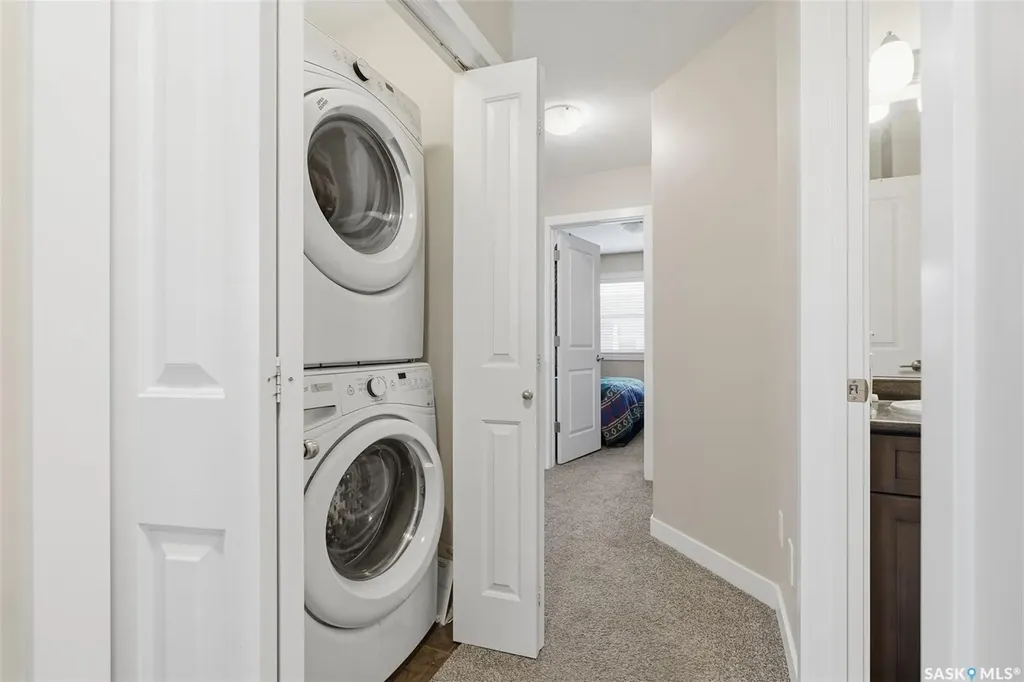 556 Pringle Crescent Saskatoon SK S7T 1C9