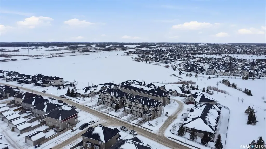 556 Pringle Crescent Saskatoon SK S7T 1C9
