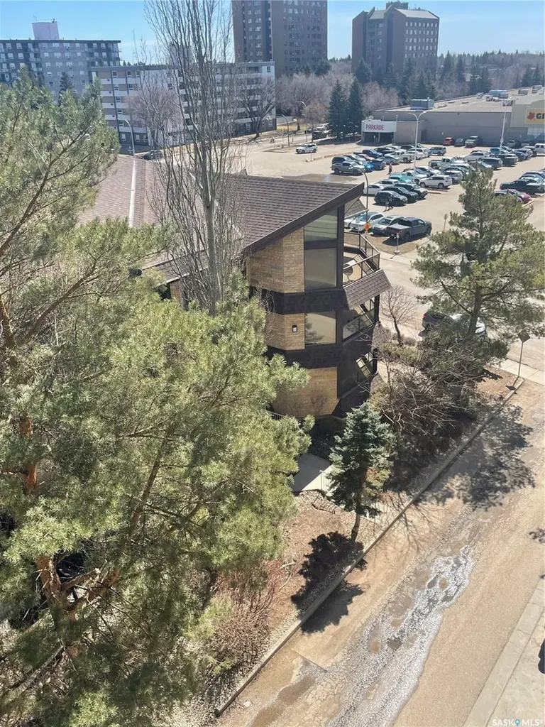 2221 Adelaide Street Saskatoon SK S7J 5L9