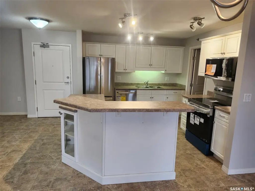 2221 Adelaide Street Saskatoon SK S7J 5L9