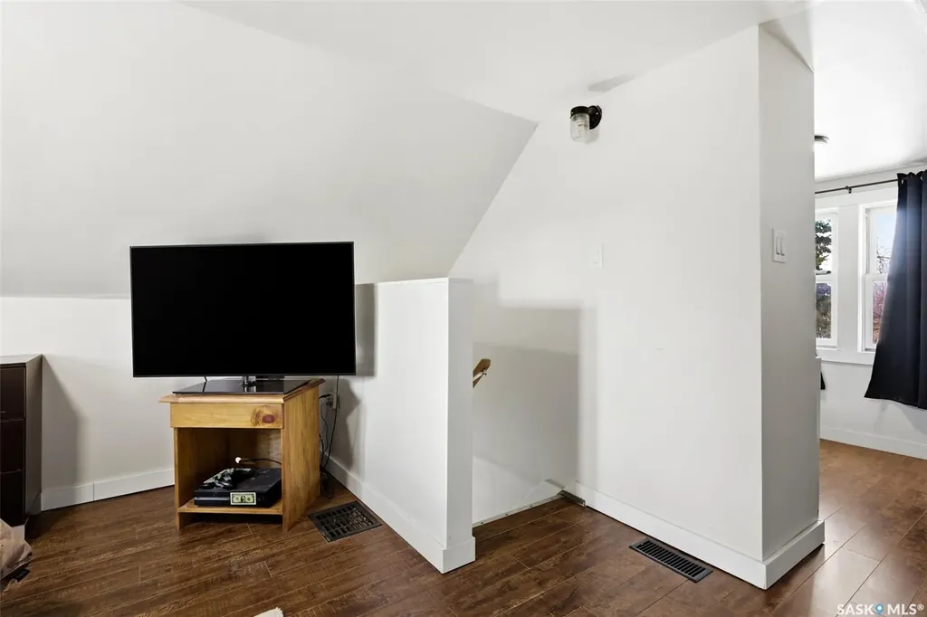 358 St John Street Regina SK S4R 1R2