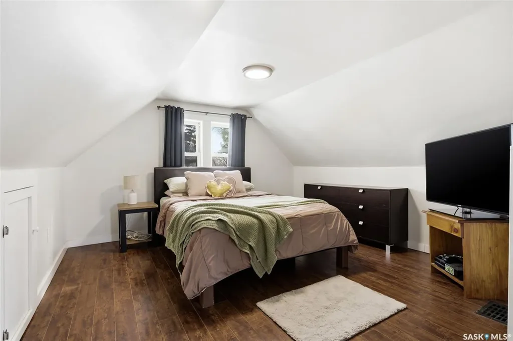 358 St John Street Regina SK S4R 1R2