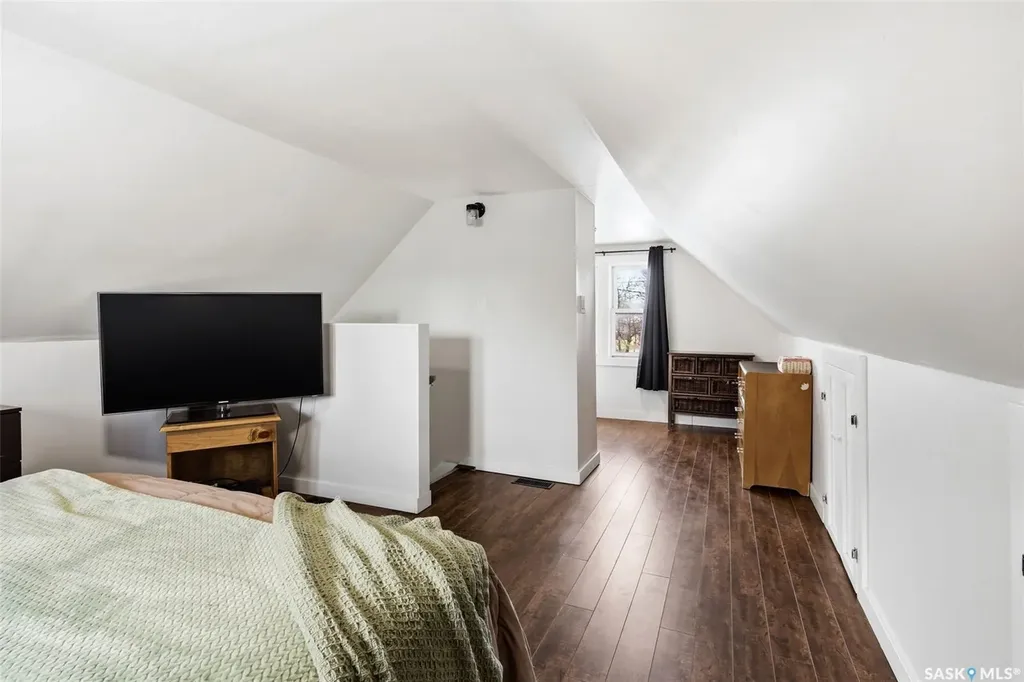 358 St John Street Regina SK S4R 1R2