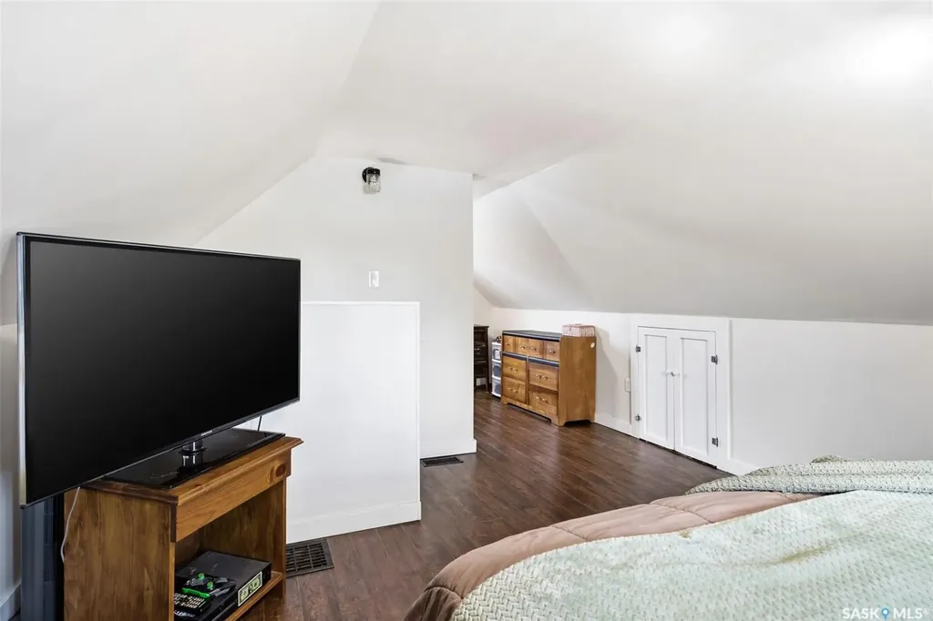 358 St John Street Regina SK S4R 1R2