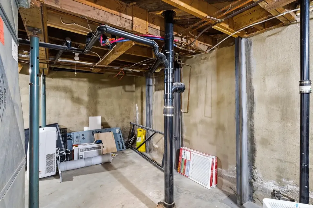 358 St John Street Regina SK S4R 1R2