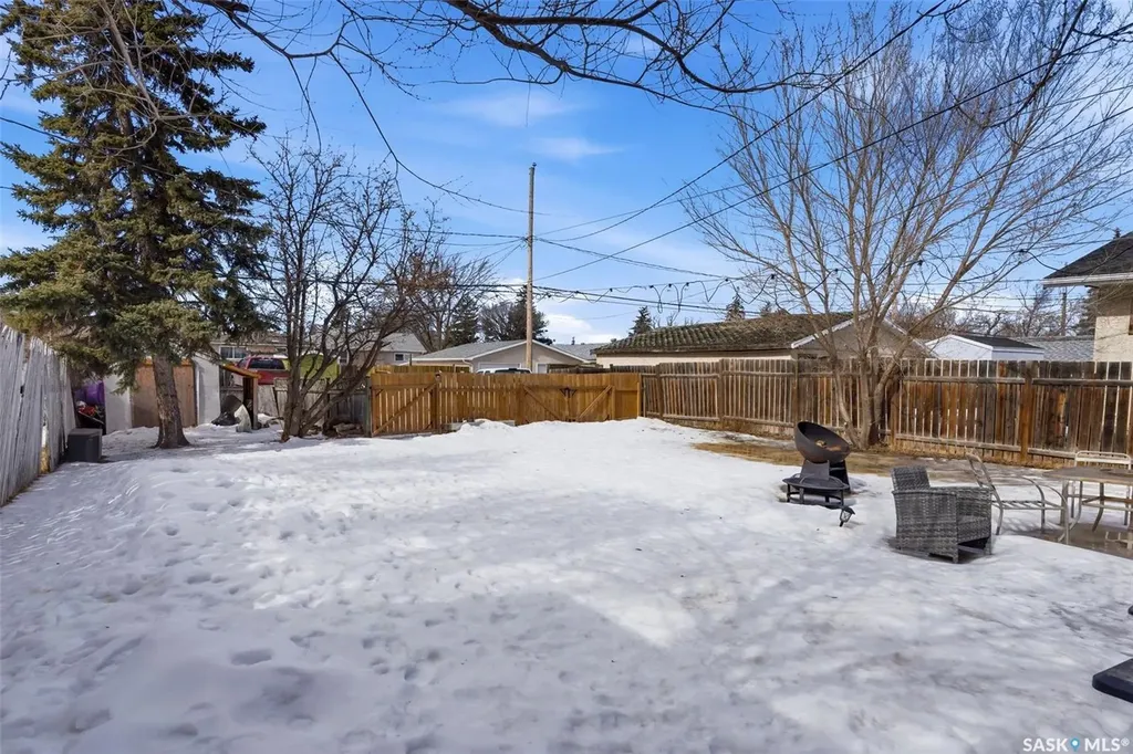 358 St John Street Regina SK S4R 1R2