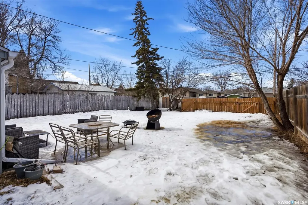 358 St John Street Regina SK S4R 1R2