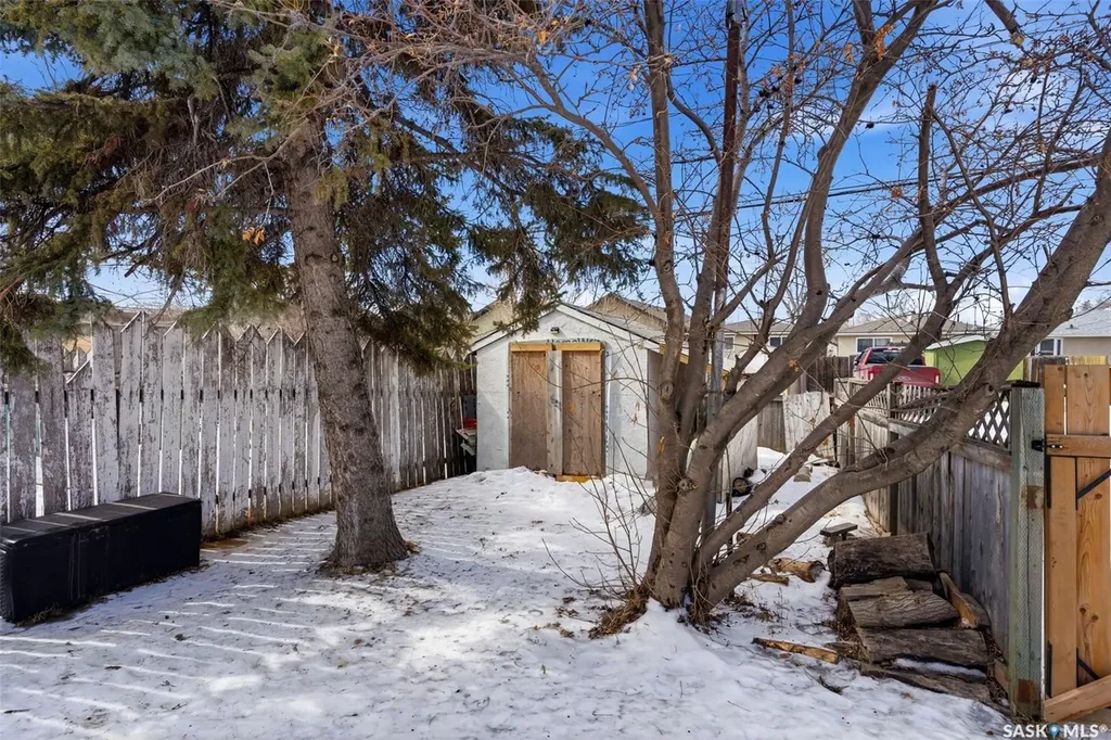 358 St John Street Regina SK S4R 1R2