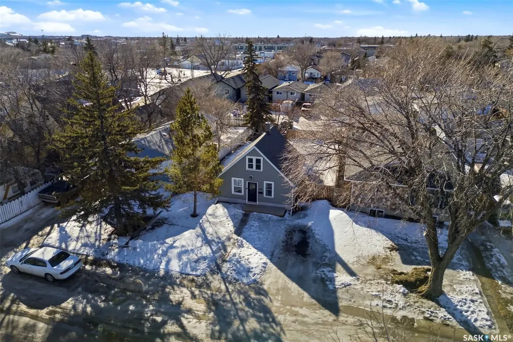 358 St John Street Regina SK S4R 1R2