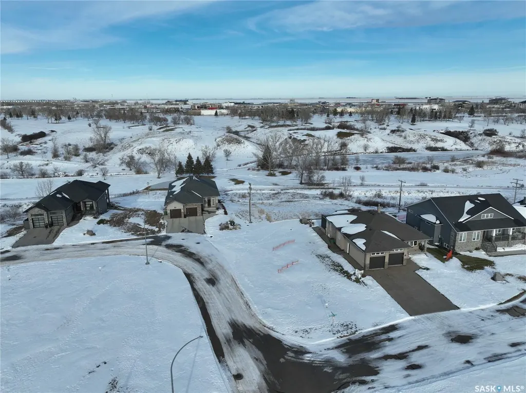 2 Copper Ridge Cove Moose Jaw SK S6H 4R1