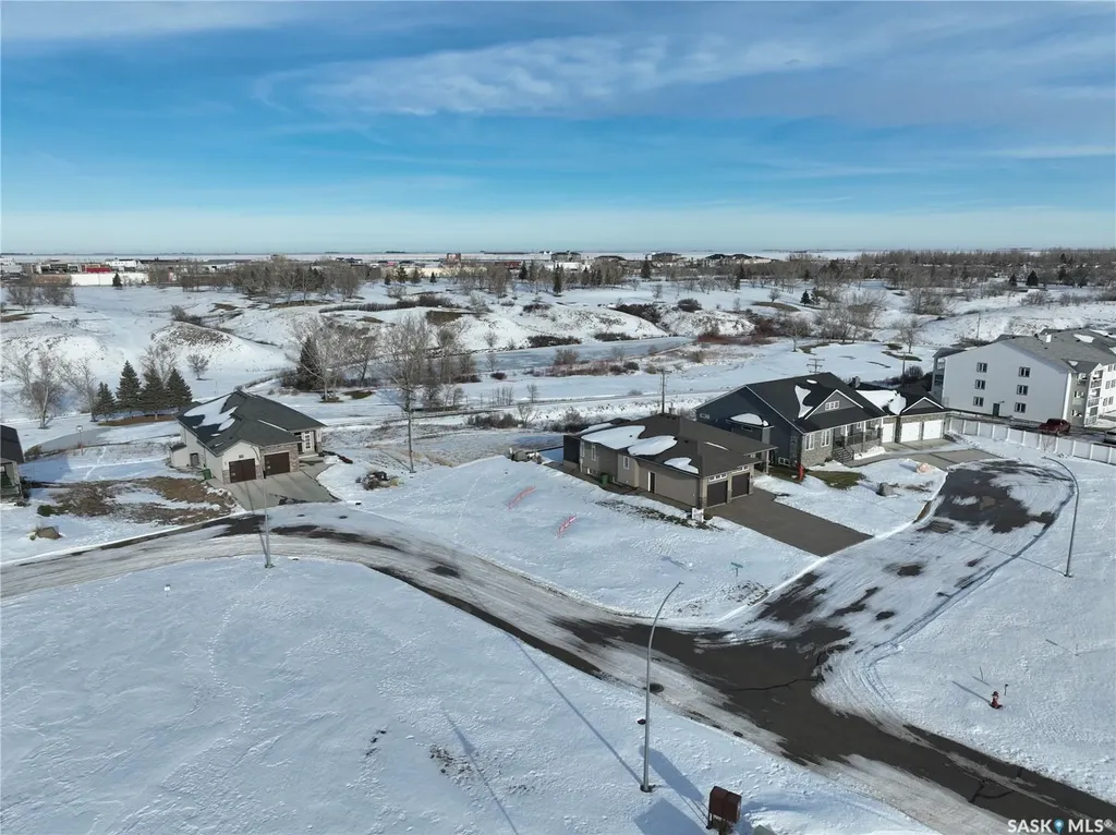 2 Copper Ridge Cove Moose Jaw SK S6H 4R1