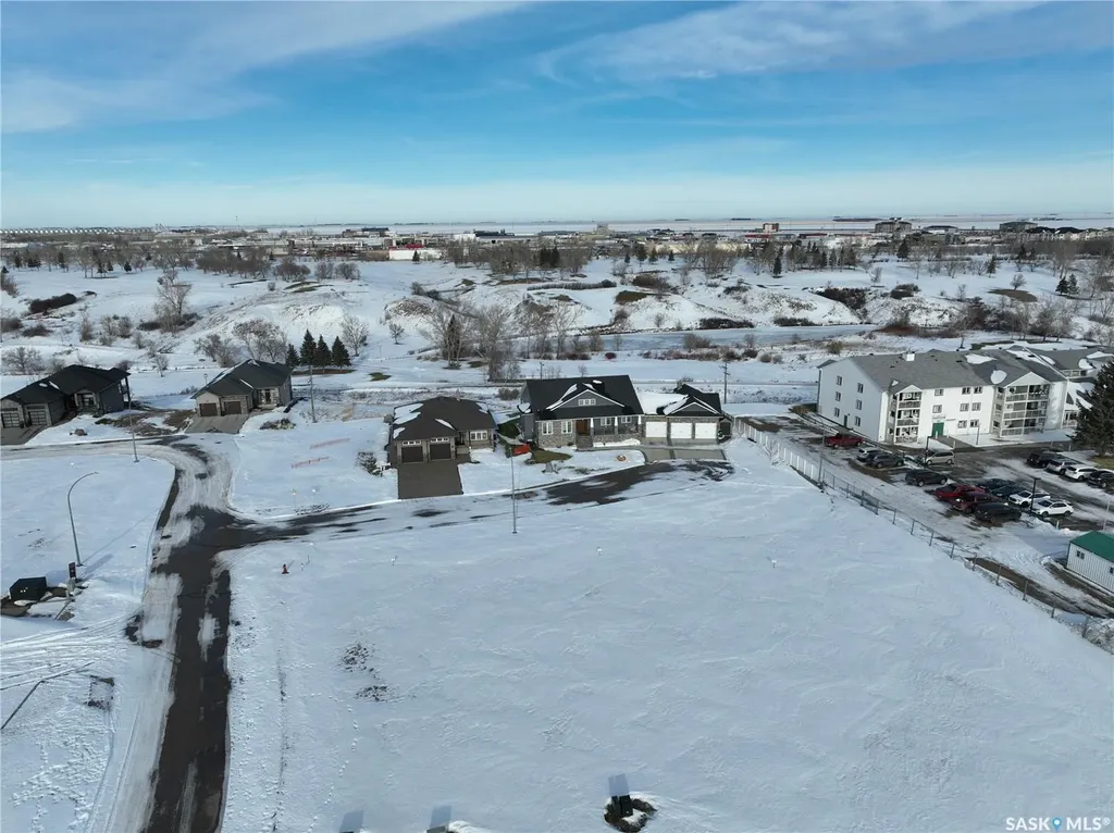2 Copper Ridge Cove Moose Jaw SK S6H 4R1