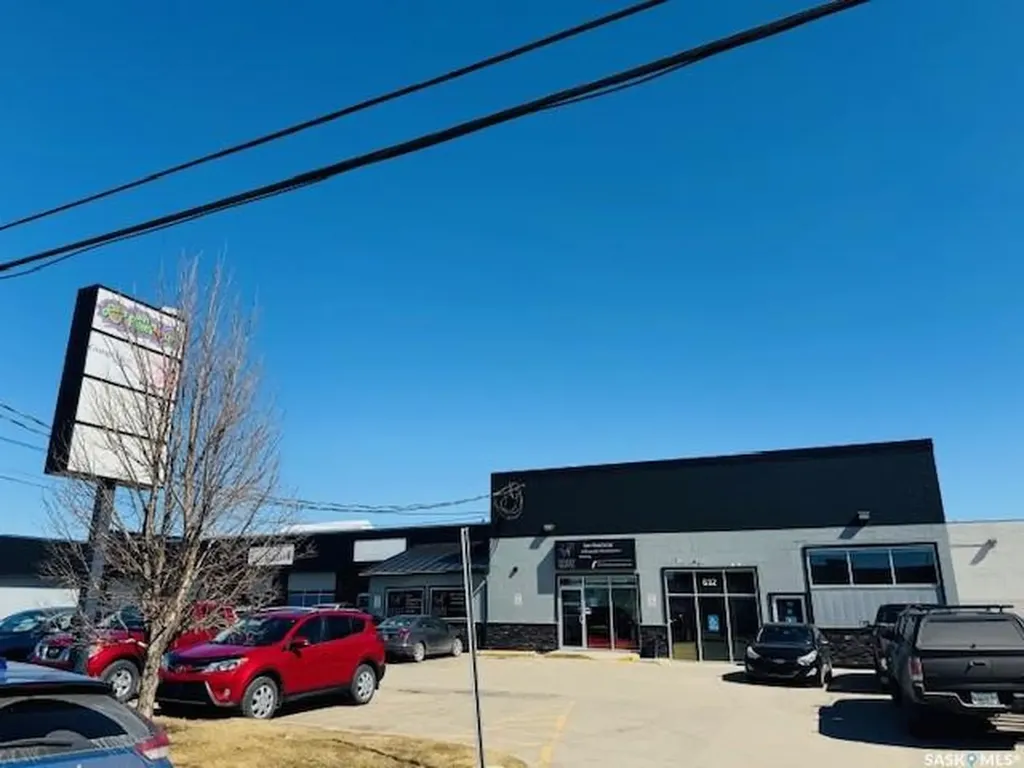 632 1st Avenue N Saskatoon SK S7K 1X8