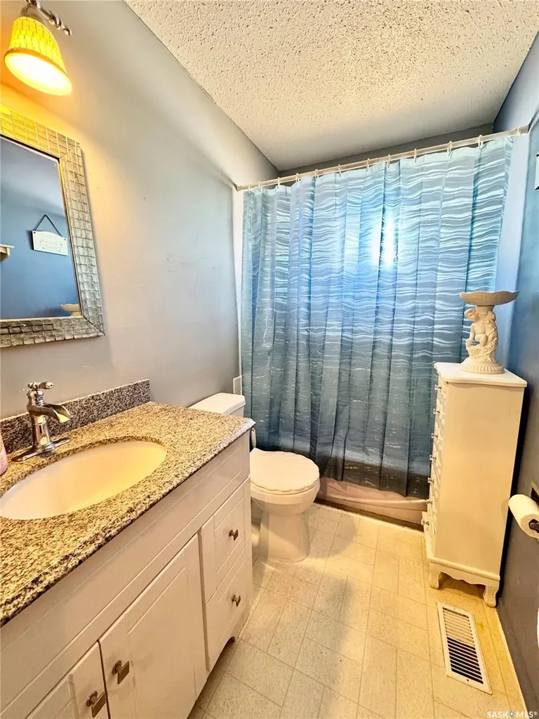 586 Laurier Drive Prince Albert SK S6V 5M3