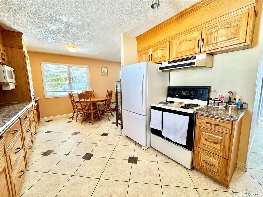 586 Laurier Drive Prince Albert SK S6V 5M3
