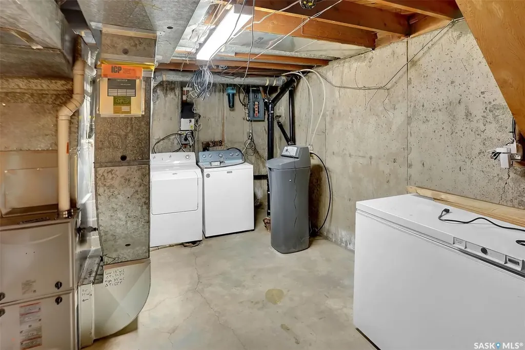 345 Durham Drive Regina SK S4S 4Z6