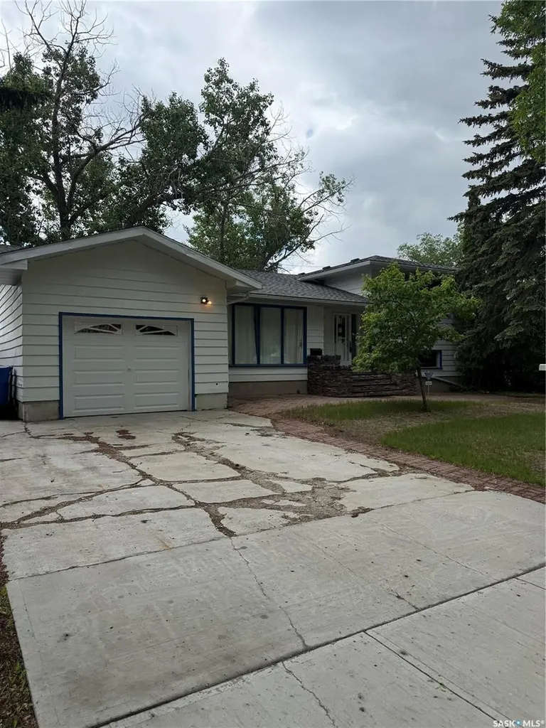 345 Durham Drive Regina SK S4S 4Z6