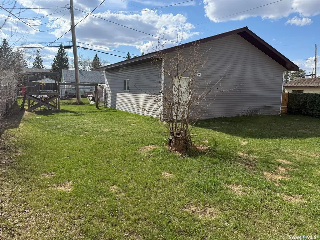 804 6th Street W Nipawin SK S0E 1E0