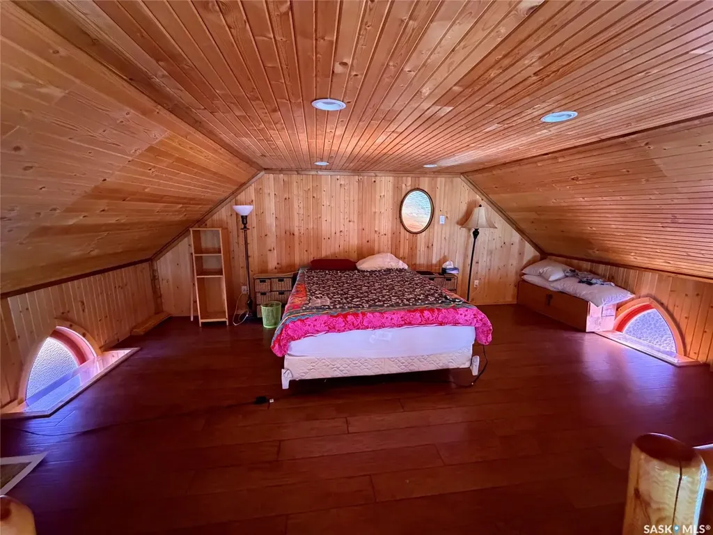 222 1st Avenue Glaslyn SK S0M 0Y0