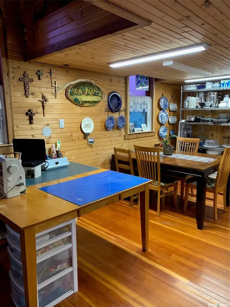 222 1st Avenue Glaslyn SK S0M 0Y0