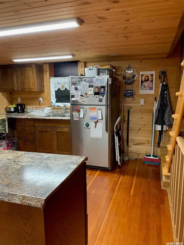 222 1st Avenue Glaslyn SK S0M 0Y0