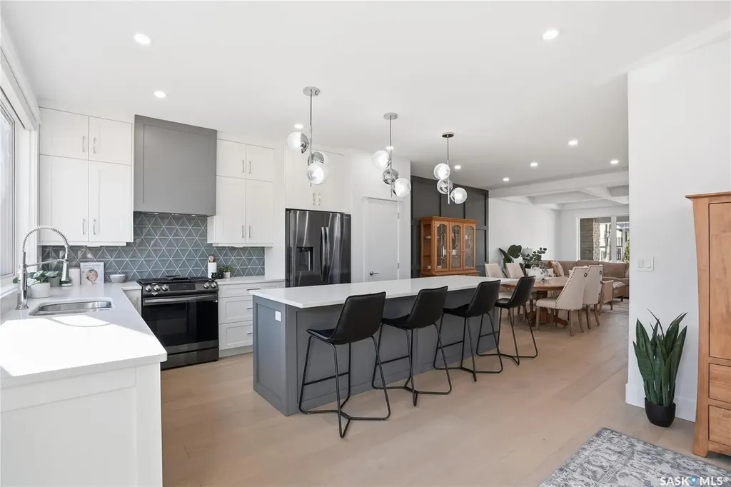 738 Main Street Saskatoon SK S7H 0K1