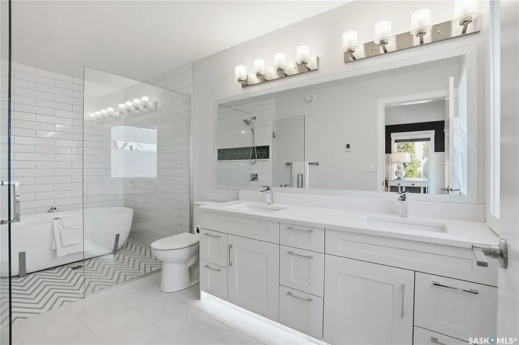738 Main Street Saskatoon SK S7H 0K1