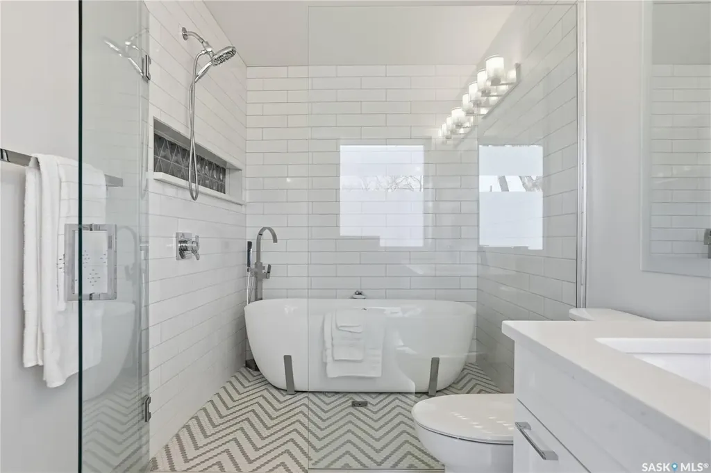 738 Main Street Saskatoon SK S7H 0K1