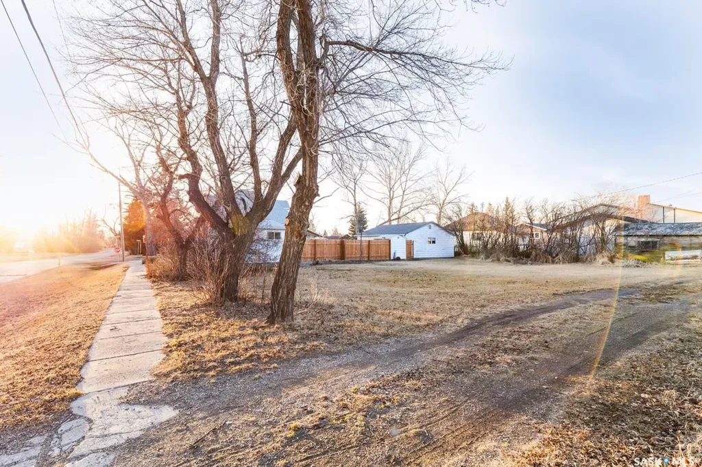 203 Saskatchewan Avenue Luseland SK S0L 2A0