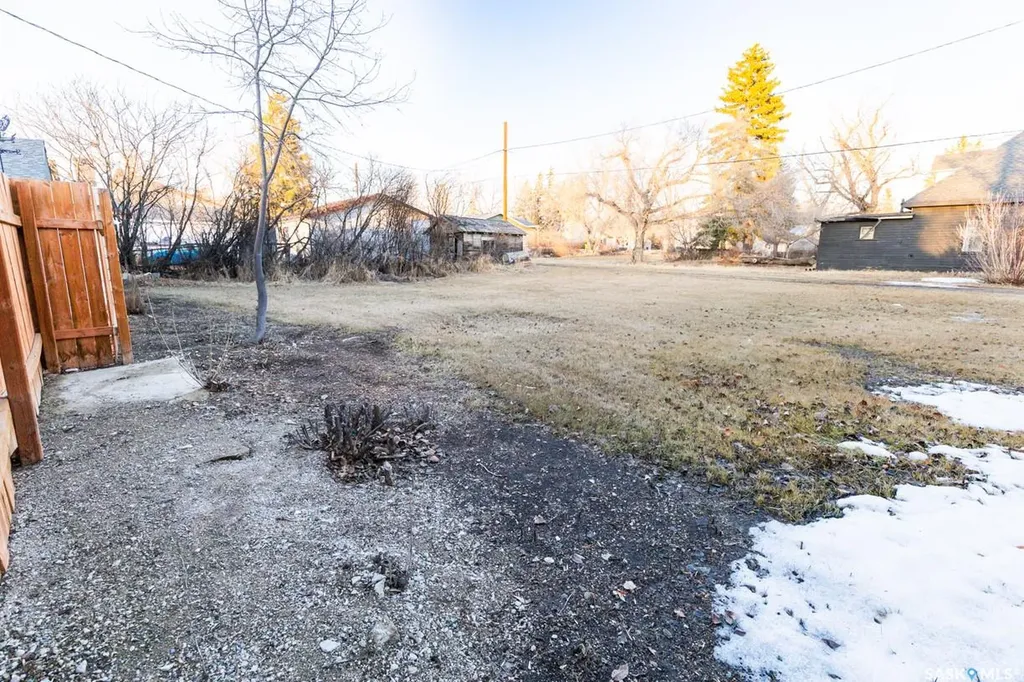 203 Saskatchewan Avenue Luseland SK S0L 2A0