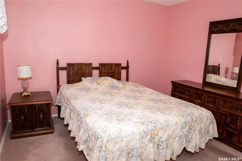 638 Alberta Avenue Kerrobert SK S0L 1R0