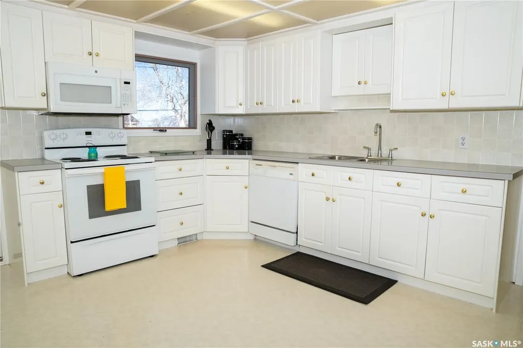 638 Alberta Avenue Kerrobert SK S0L 1R0