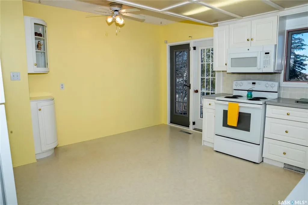 638 Alberta Avenue Kerrobert SK S0L 1R0