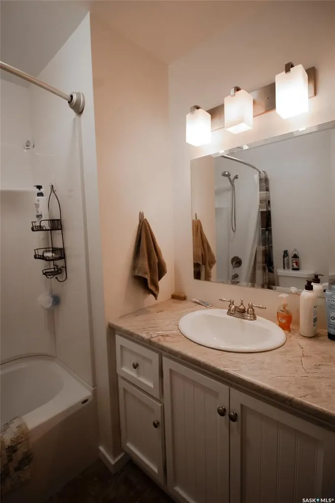 612 9th Street W Shaunavon SK S0N 2M0