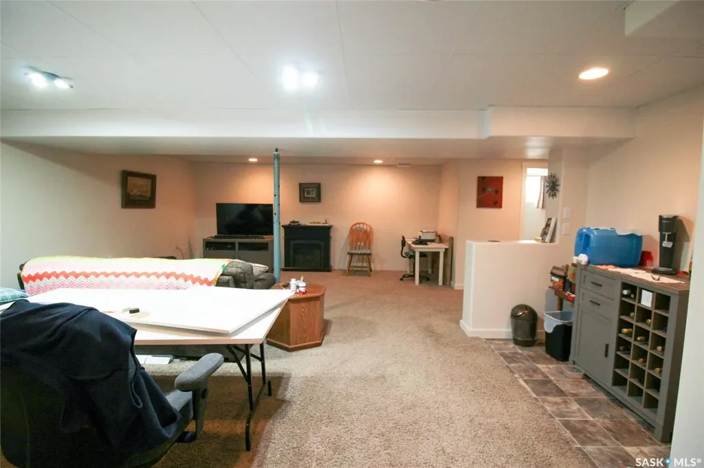 612 9th Street W Shaunavon SK S0N 2M0