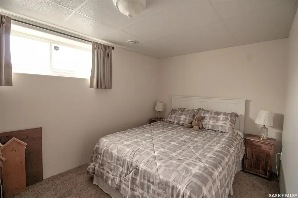612 9th Street W Shaunavon SK S0N 2M0